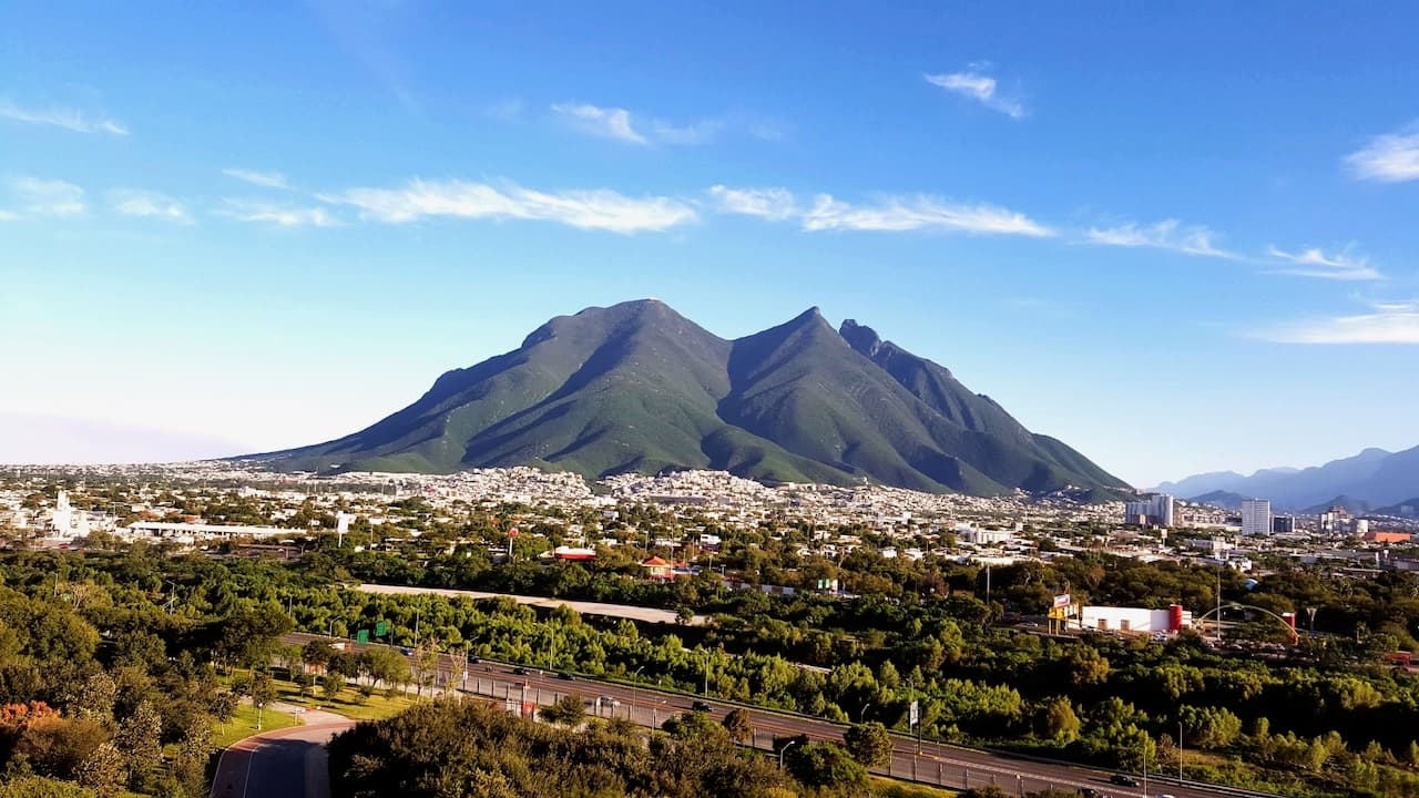 VIsta del cerro de la silla en Monterrey, México